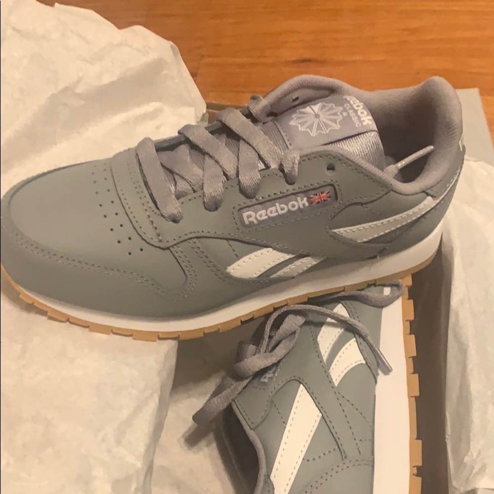 Reebok - Picture 3 of 4